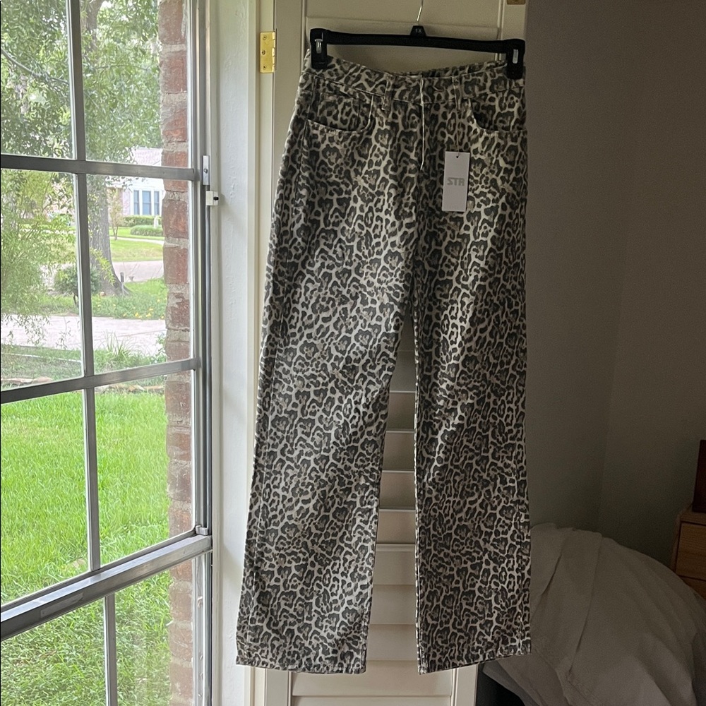 NWT Women’s STR Teen SIZE 38 Size 6 Leopard Print Wide Leg High Waisted Jeans